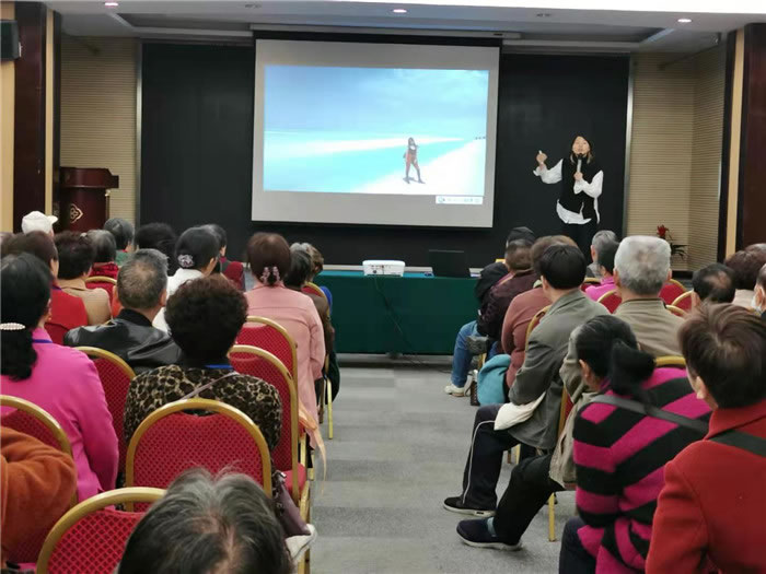 綿陽(yáng)中旅假日旅行社舉行新疆南疆專(zhuān)列(漠河專(zhuān)列)華陽(yáng)避暑線路推薦會(huì)暨客戶答謝會(huì)