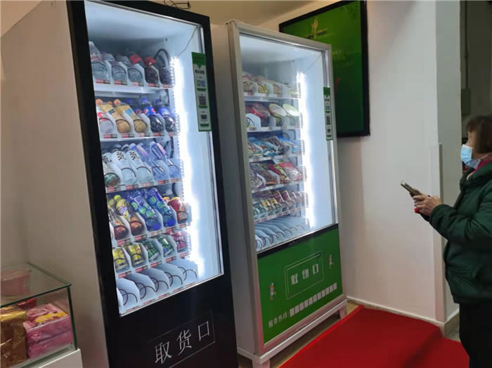 四川中青旅綿陽(yáng)分社、綿陽(yáng)市中旅假日旅行社、綿陽(yáng)自來(lái)文化傳播有限公司24H自助售貨服務(wù)盛大開(kāi)業(yè)