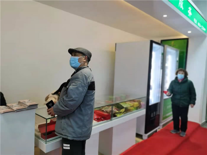 四川中青旅綿陽(yáng)分社、綿陽(yáng)市中旅假日旅行社、綿陽(yáng)自來(lái)文化傳播有限公司24H自助售貨服務(wù)盛大開(kāi)業(yè)