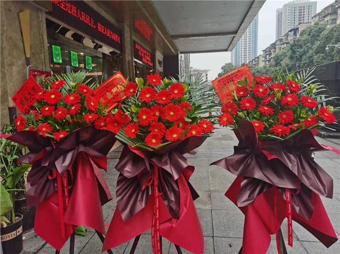 四川中青旅綿陽(yáng)分社、綿陽(yáng)市中旅假日旅行社、綿陽(yáng)自來(lái)文化傳播有限公司24H自助售貨服務(wù)盛大開(kāi)業(yè)