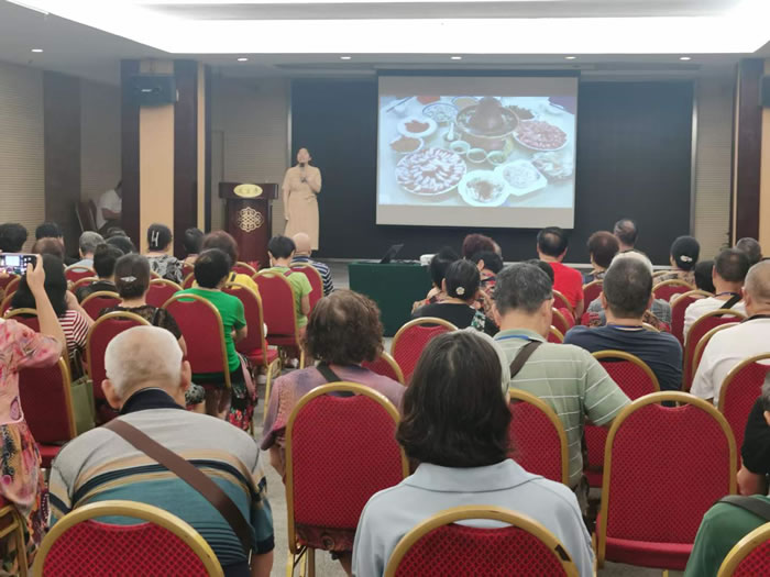 綿陽中旅行假日旅行社舉行胡楊林、南疆專列推薦會(huì)